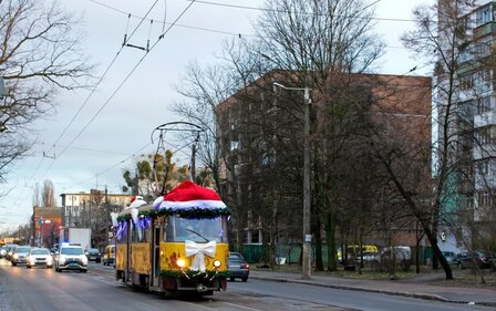 СВЯТКОВИЙ МУЗИЧНИЙ ТРАМВАЙЧИК З МУЛЬТИПЛІКАЦІЙНИМИ ГЕРОЯМИ ЗНОВУ ВІТАТИМЕ ЖИТОМИРЯН!